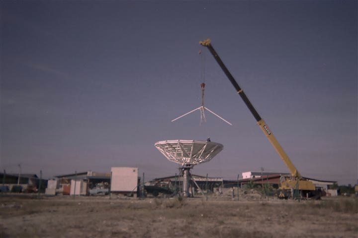 New Mexico 9 Meter Vertex Large Satellite Earth Station Dish Removal Relocation Reinstall Pictures Images by Mark Erney and Satellite Communications East Pictures 1